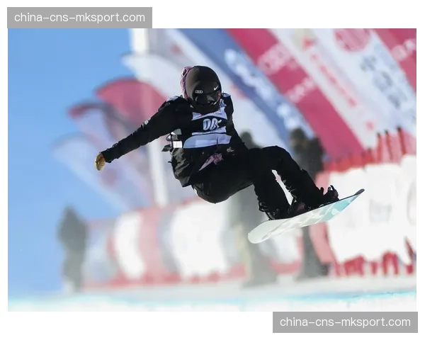 世界单板滑雪U型池世界杯：中国选手蔡雪桐夺得赛季总冠军