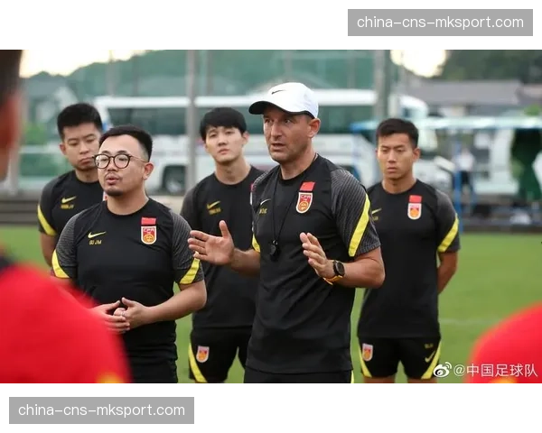 保级球队训练观察:塞维利亚新帅普拉萨首堂训练课重点 保级球队训练观察:塞维利亚新帅普拉萨首堂训练课重点