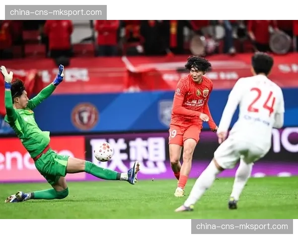 上海海港1-2不敌重庆铜梁龙，升班马客场掀翻卫冕冠军