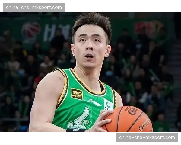 老将赵继伟手术刀长传,导演总决赛经典转换进攻 老将赵继伟手术刀长传,导演总决赛经典转换进攻